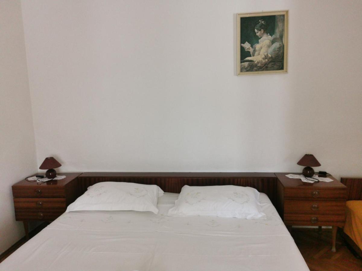 Room Dobrenka Hvar Exterior photo